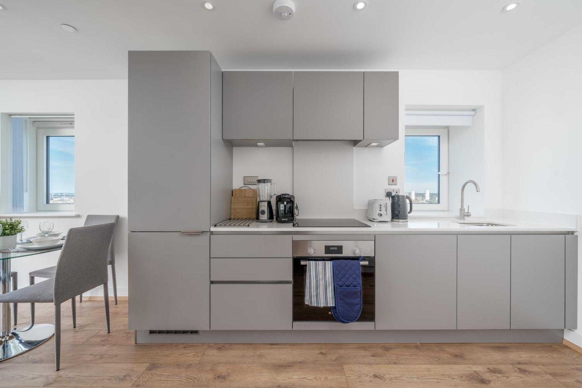 Skyvillion - London River Thames Top Floor Apartments By Woolwich Ferry, Mins To London Excel, O2 Arena , London City Airport With Parking Экстерьер фото