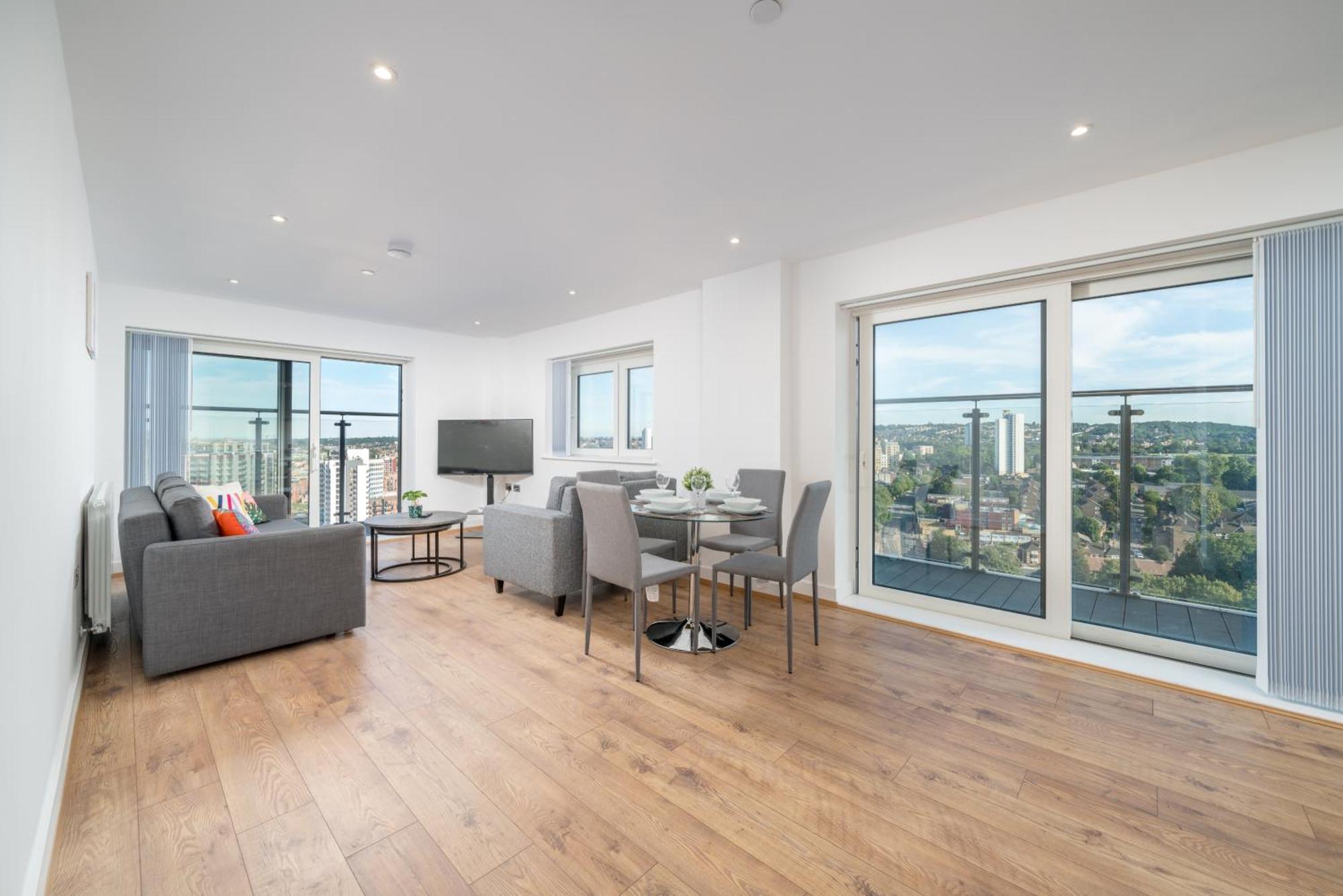 Skyvillion - London River Thames Top Floor Apartments By Woolwich Ferry, Mins To London Excel, O2 Arena , London City Airport With Parking Экстерьер фото